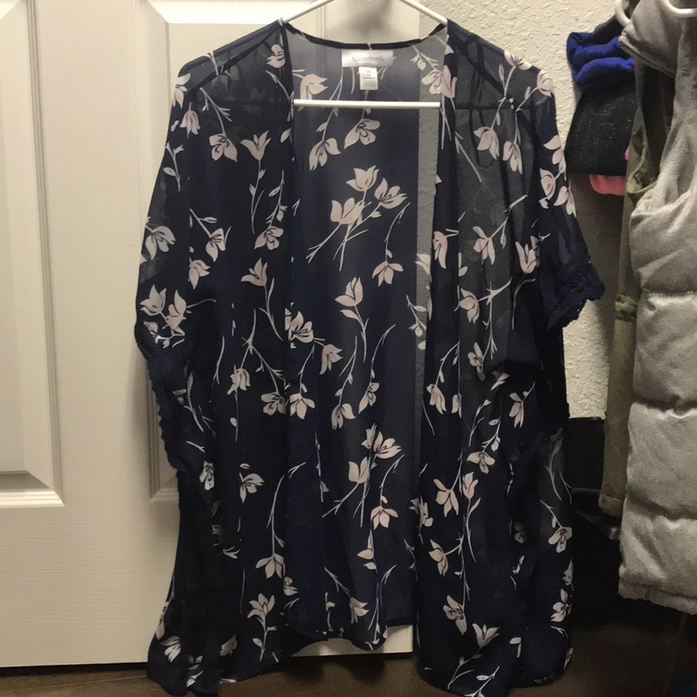 Motherhood maternity kimono.